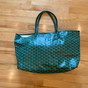 Green tote bag